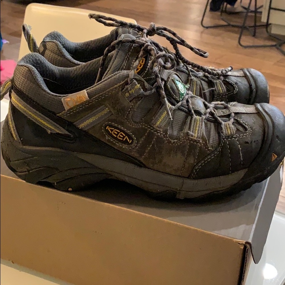 Keen utility footwear - size 8.5D steel toe